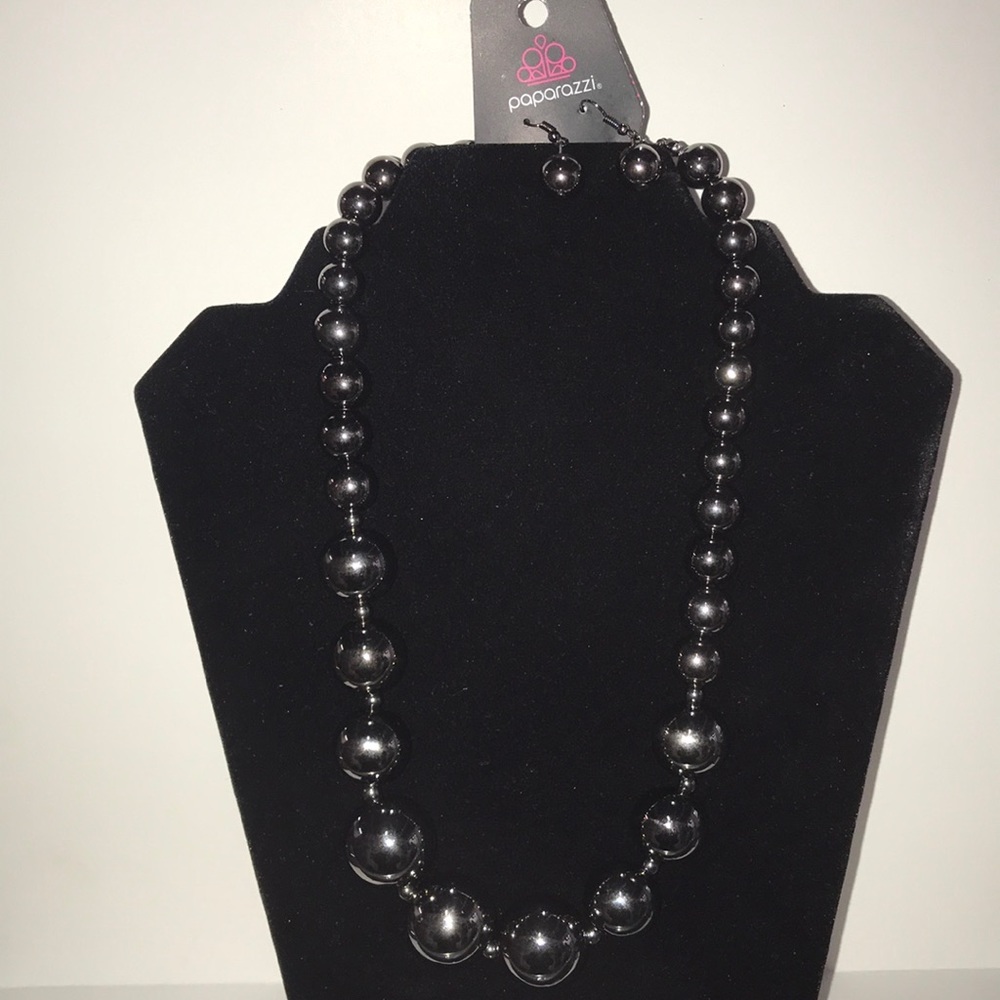 Paparazzi Necklace & earrings set